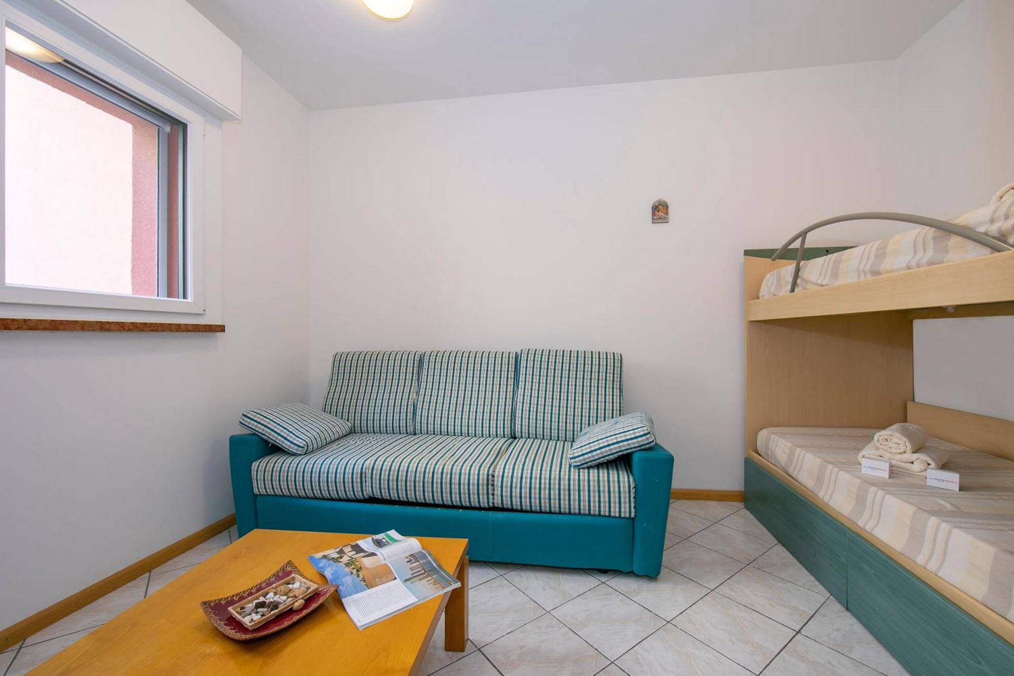 Lake View Dom-Us Apartment - Happy Rentals Riva del Garda Buitenkant foto