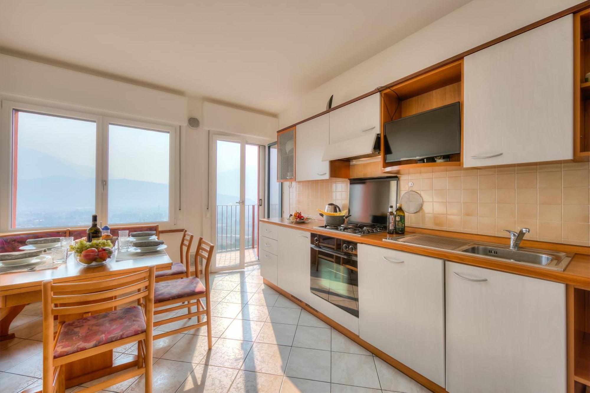 Lake View Dom-Us Apartment - Happy Rentals Riva del Garda Buitenkant foto